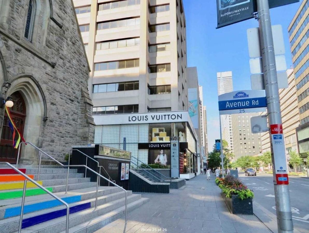 2 Bedroom Plus Den Condo 토론토 외부 사진